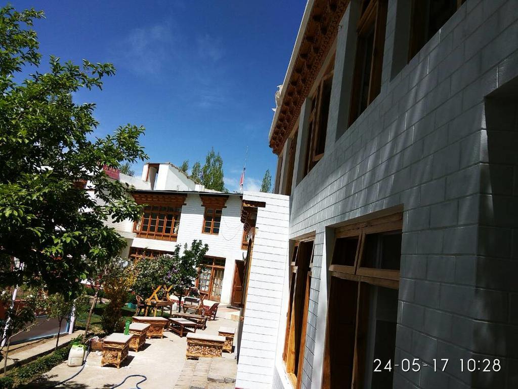 Jimmy'S Homestay Leh Esterno foto